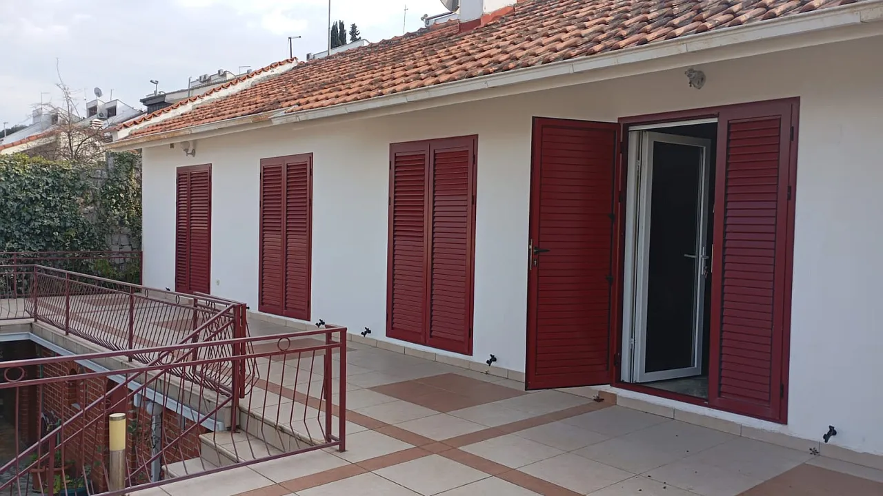 house 116 m², Krašići, second line, with a small garden and a barbecue area